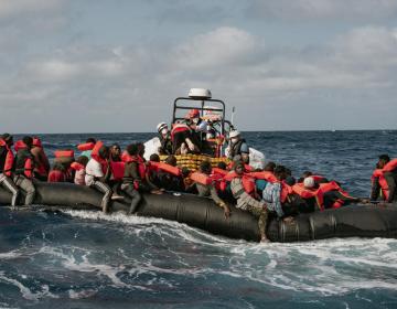 The MSF team rescues 71 people from a rubber boat in distress. (Geo Barents, October 2021, @Filippo Taddei)