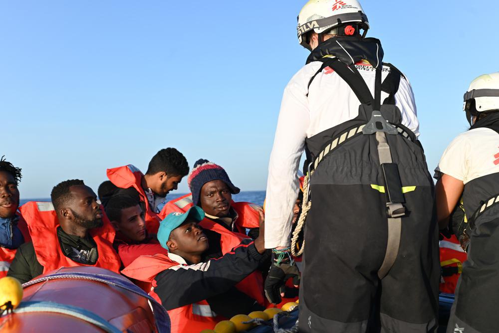 The MSF team rescues 90 persons, including 35 minors, from an overcrowded rubber boat in distress located in international waters off the Libyan coast. (Geo Barents, December 2022@Candida Lobes)